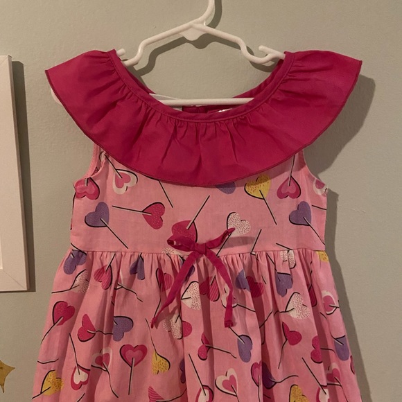 Girls pink ruffle collar heart lollipop dress with bow front • size 5 - Picture 3 of 7